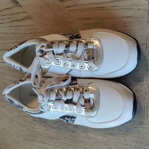 bebe tan snake print beautiful shoes size 8.5